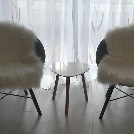 Apartament Tarsis Rum i privatbostad *